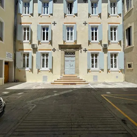 Royale Maison De L'eglise Du Couvent 3* Narbona