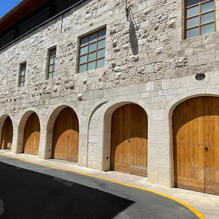 Apart-hotel Royale Maison De L'eglise Du Couvent Narbona