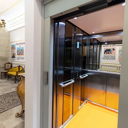 Royale Maison De L'eglise Du Couvent