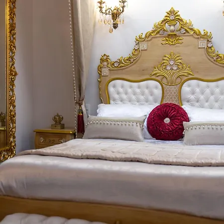 Royale Maison De L'eglise Du Couvent Narbona