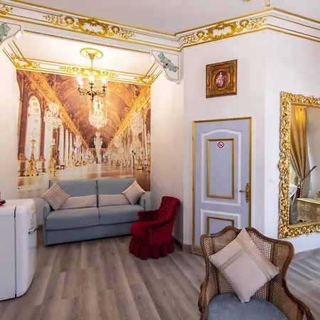 Royale Maison De L'eglise Du Couvent