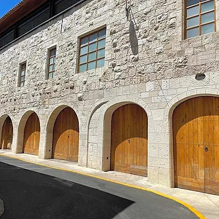 Apartmanhotel Royale Maison De L'eglise Du Couvent