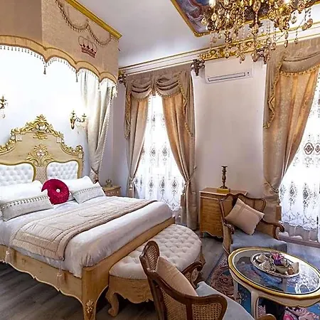 Aparthotel Royale Maison De L'eglise Du Couvent 3*