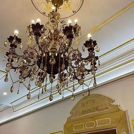 Royale Maison De L'eglise Du Couvent Aparthotel 3*