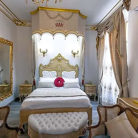Royale Maison De L'eglise Du Couvent Aparthotel 3*